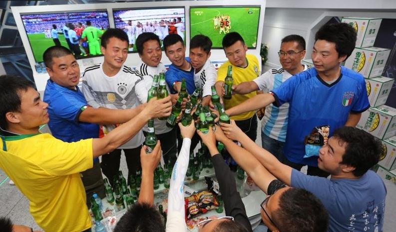 世界杯沈阳球迷,世界杯最狂的球迷