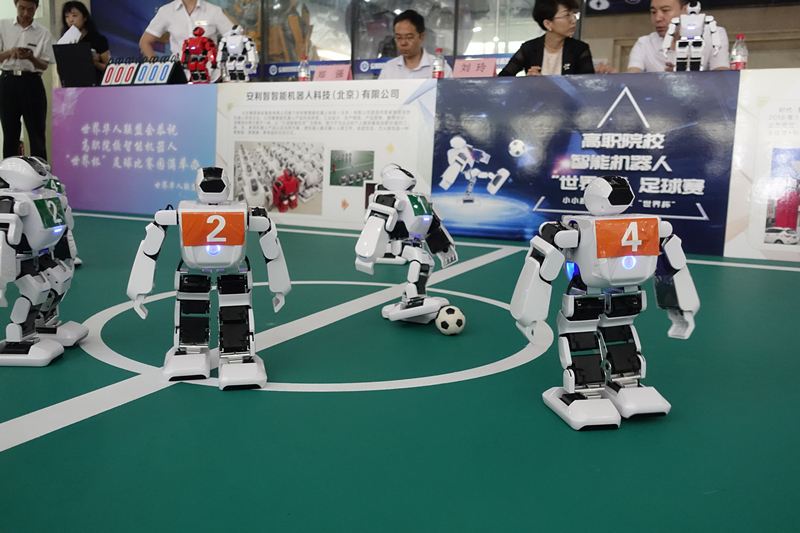 世界足球机器人比赛,机器人足球比赛完整版