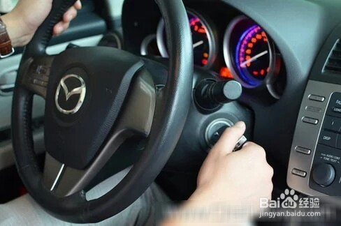 自动挡应该先拉手刹还是先挂p挡,自动挡汽车要挂p挡才能一键启动