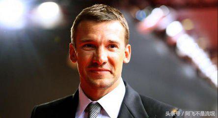 足坛历史十大巨星排名,足坛现役十大巨星排名