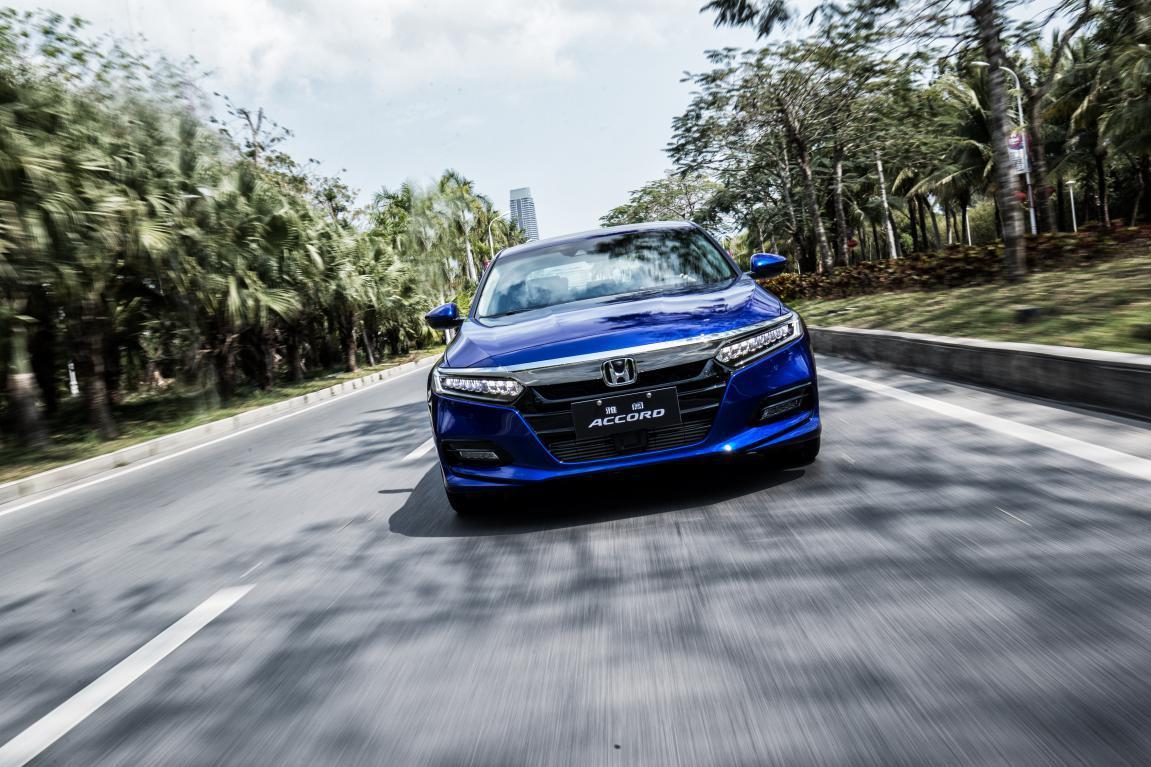 c罗代言了哪款足球游戏,c罗代言中国西装