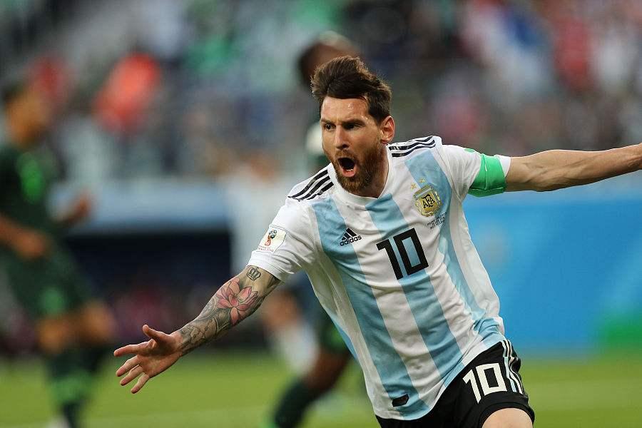 足球史上十大传奇足球巨星,谁是足球史上最伟大的6号