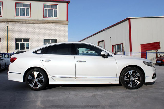 公认的豪华b级车十年开不坏仅15万,最省油质量最好的b级轿车排名