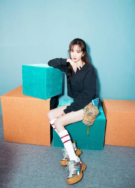 鏉ㄥ箓鎴氳枃閮藉湪绌跨殑绉嬪啲鐖嗘,鎴氳枃鏉ㄥ箓鍚屾琚滃瓙