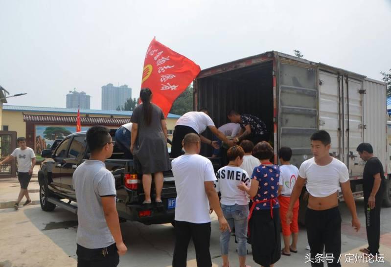 河北定州这些人竟然买了一万两千斤西瓜！给全城最可爱的人