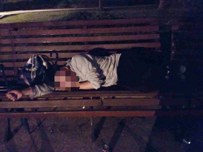 把崂山白花蛇草水放进雪碧瓶子里,格瓦斯搭配茶