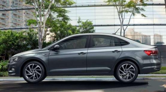 全新polo对比高尔夫,全新改款polo国外试驾