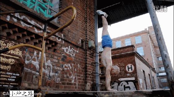 自由倒立进阶倒立撑,自由倒立如何练防摔技巧