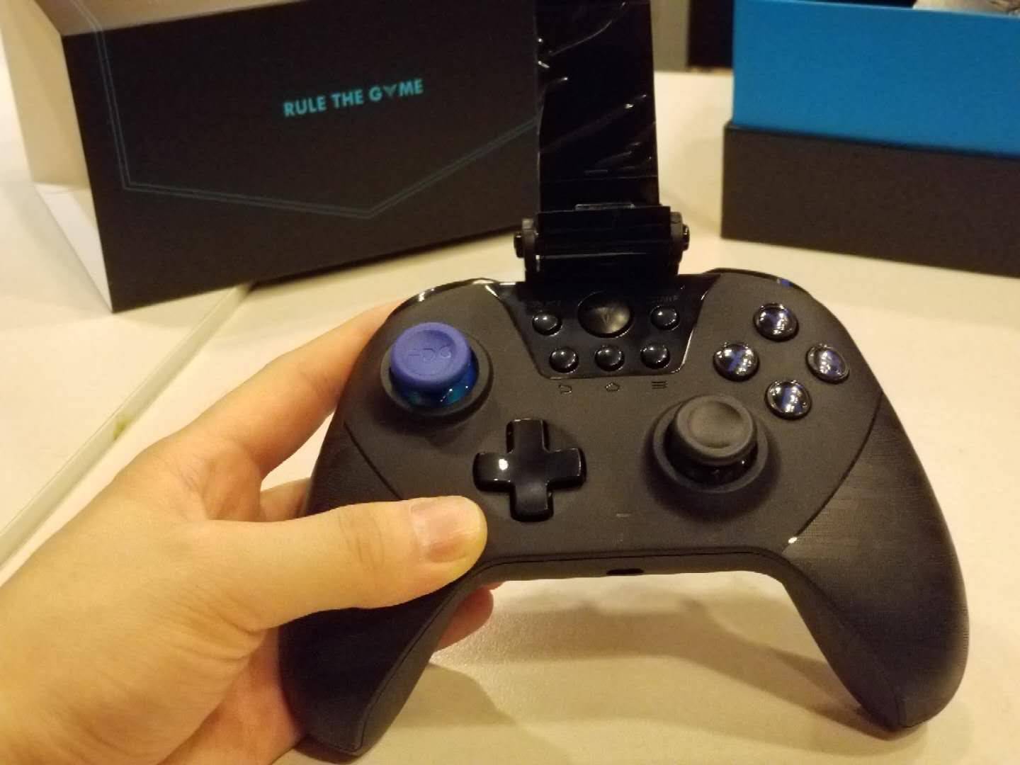 飞智黑武士x8pro有2.4g嘛,飞智黑武士x8pro有哪些模式