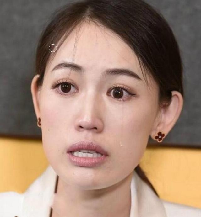 王宝强跟马蓉小孩是亲生的吗,王宝强和马蓉的孩子哪个是亲生的