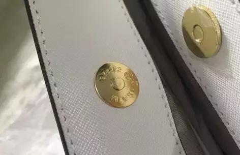 奢侈品店鉴定包包真假靠谱吗,奢侈品哪里查真假