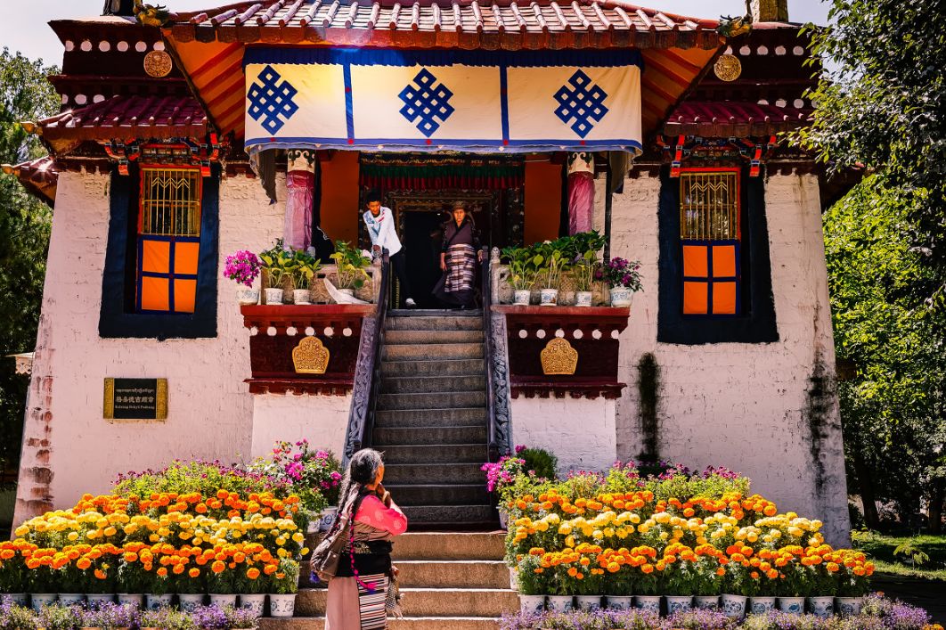 2018下半年如果你来，我会为你献上哈达，说上一句：扎西德勒