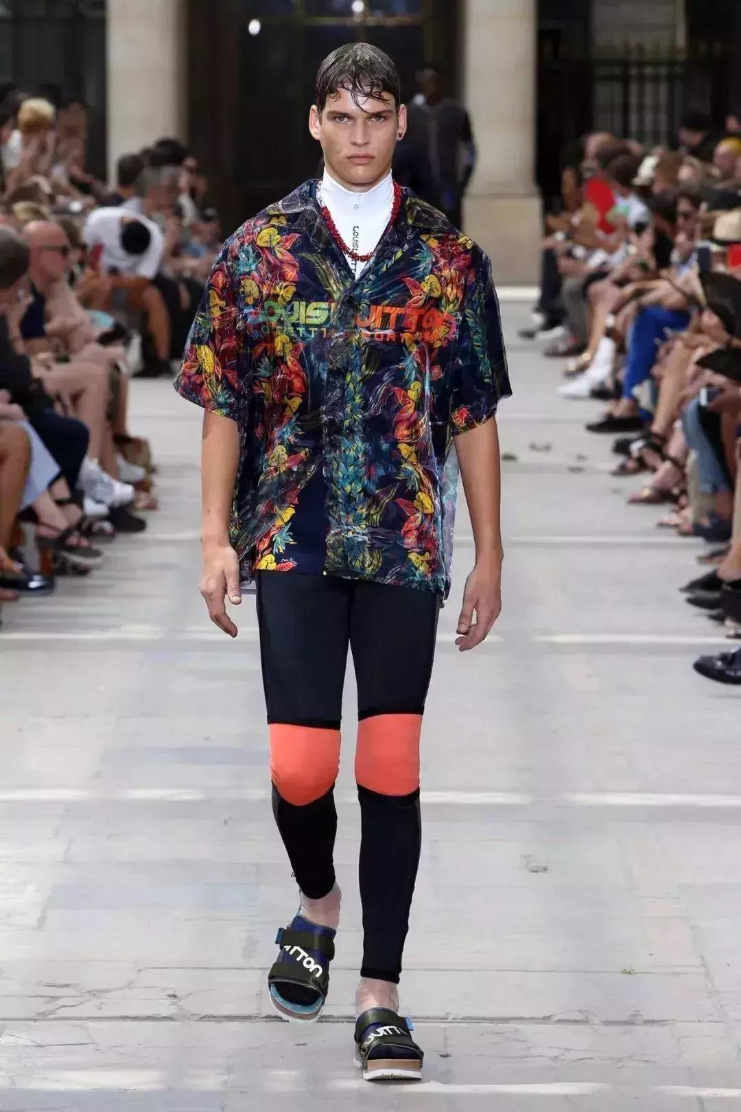 夏天鞋子可以当拖鞋穿的,可以当拖鞋也可以当板鞋穿