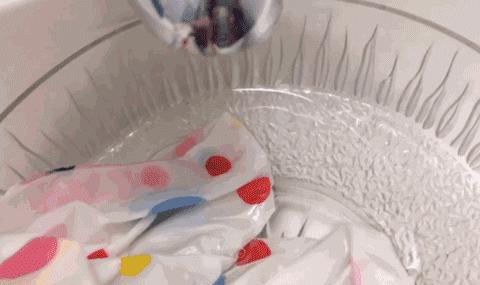 夏天白衣服有黄渍怎么洗,白衣服胳肢窝出汗发黄怎么清洗