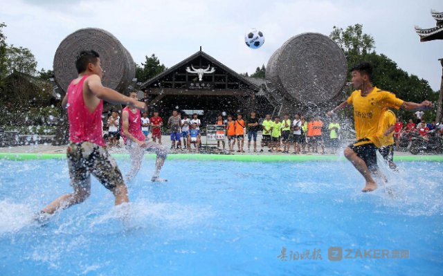 炎炎夏日户外游泳清凉一下,炎炎夏日水上冲浪带给你酷爽体验