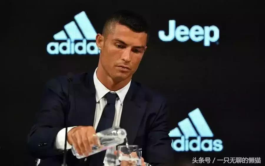 c罗现在球衣,c罗一场换两件球衣