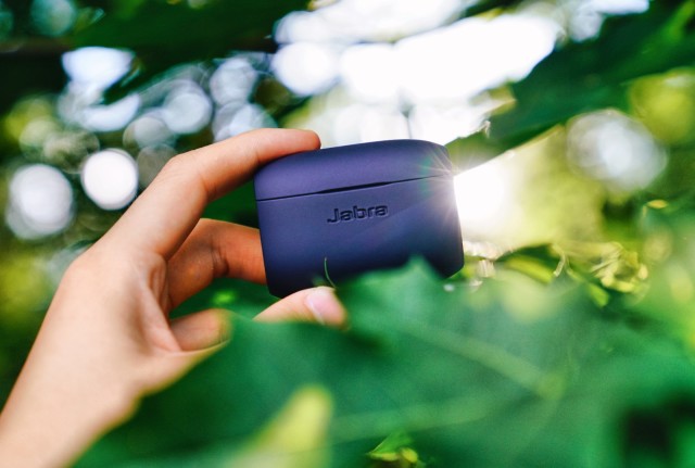 跑酷达人带你感受阻碍快感,捷波朗耳机蓝牙