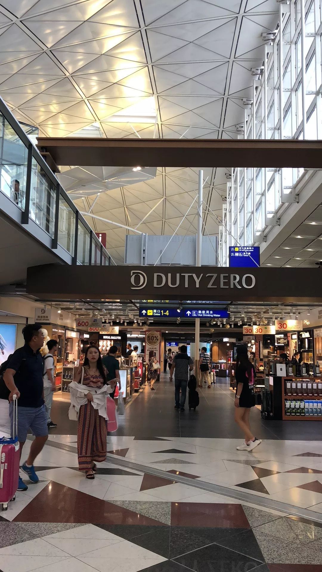 中免集团上海市内免税店开门了吗,中免日上海南免税店