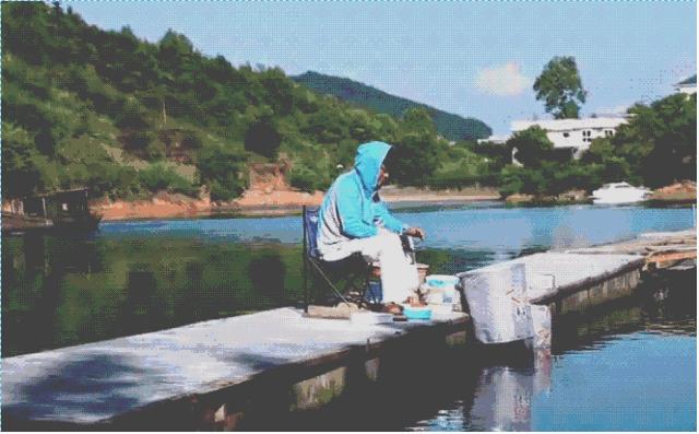 40岁大叔买下一座岛,大叔为钓鱼买下一座岛