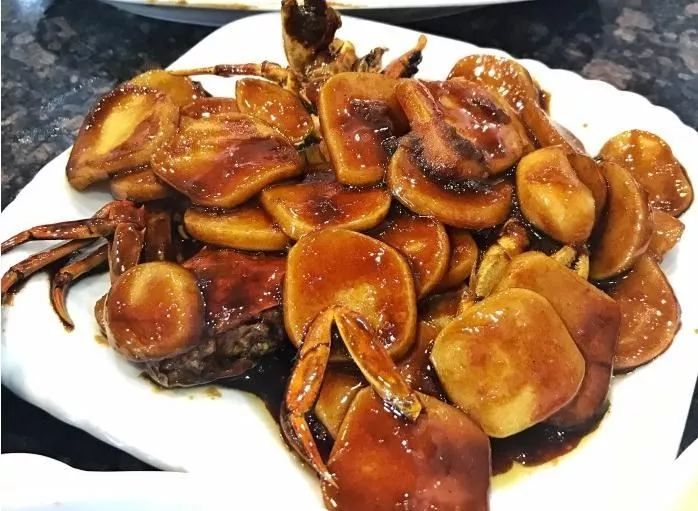 忙归忙，勿忘“六月黄”，今年第一个吃螃蟹的人是谁？