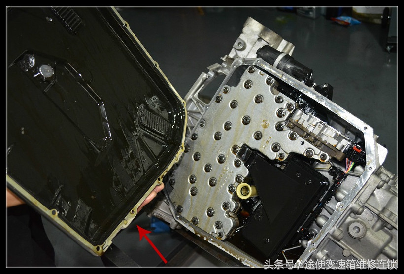 奥迪7速双离合变速箱维修技师独家揭秘，维修加价的奥秘