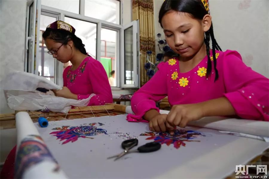 哈密维吾尔族刺绣教程,记忆里的哈密刺绣