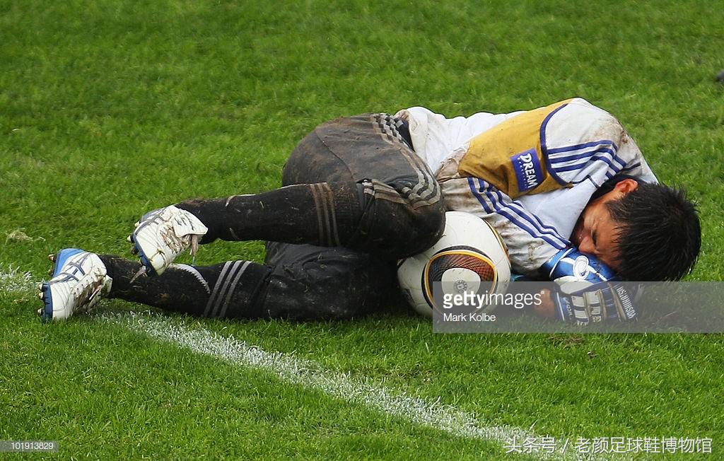 世界杯战靴盘点,南非世界杯复刻版足球鞋