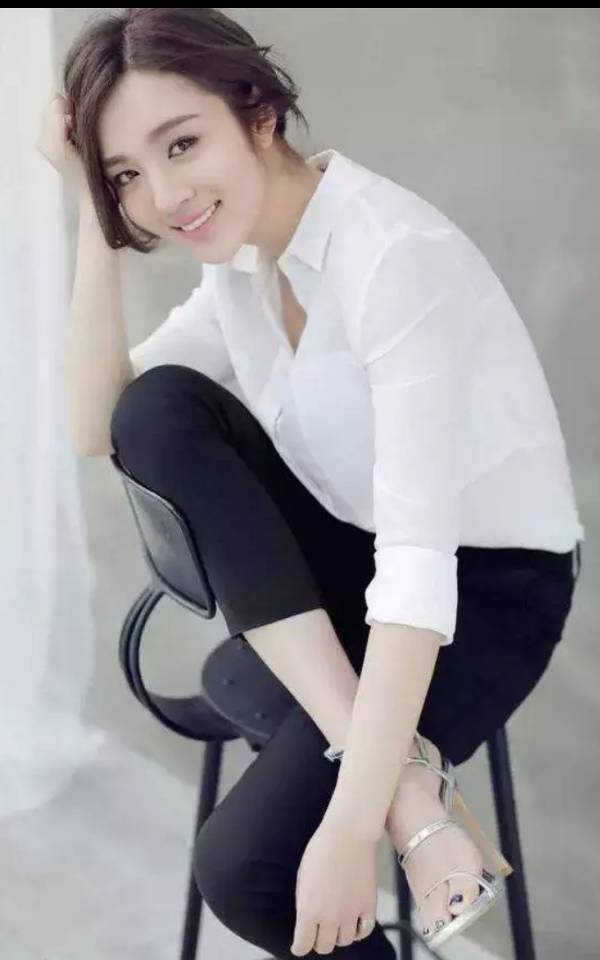 88年小姐姐人美心善，热心公益，郑恺见她脸都红了？