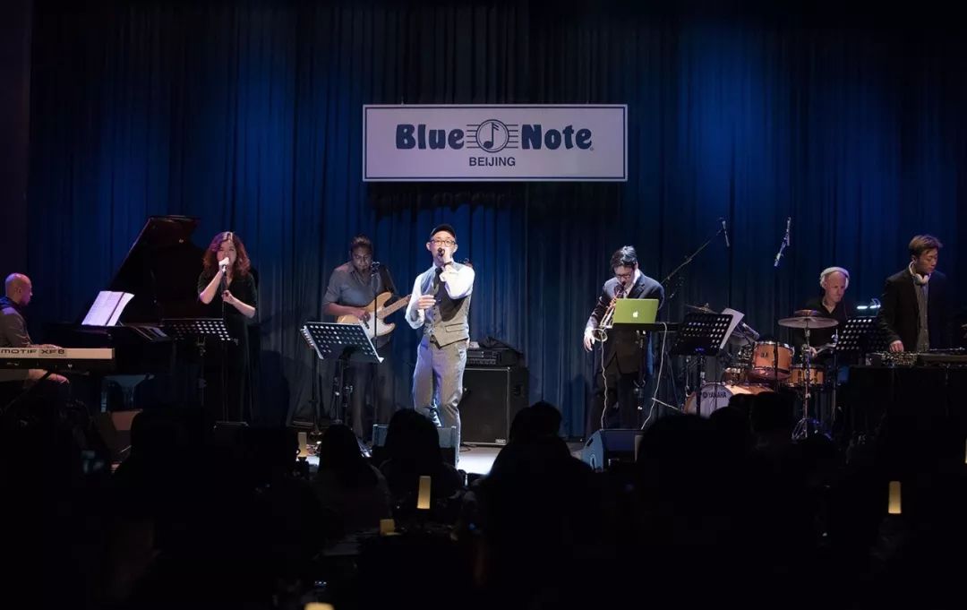 潮闻快食知名鞋店Solebox要求买家上脚离店!