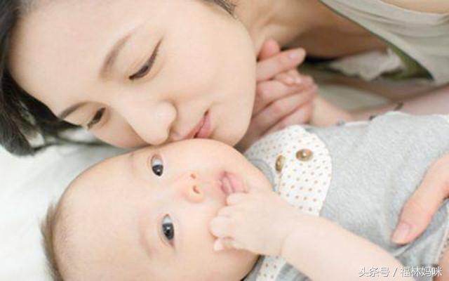 新生儿腹泻的表现及解决办法,宝宝吃母乳腹泻是什么原因造成的