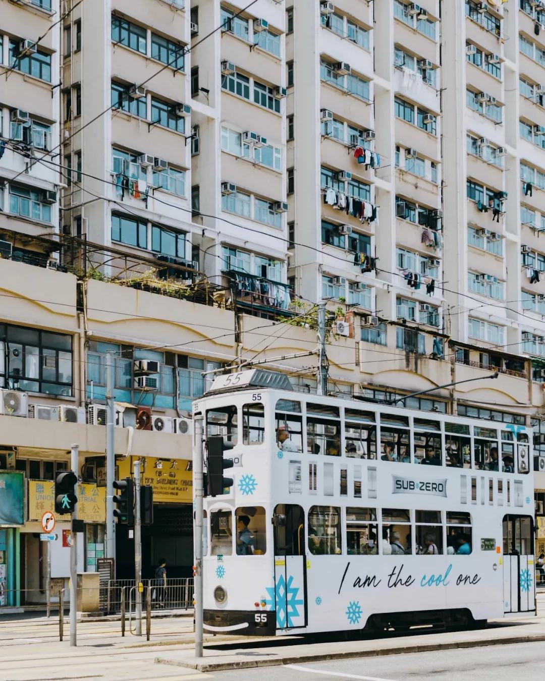 30张照片，看见繁华和代购以外的香港……