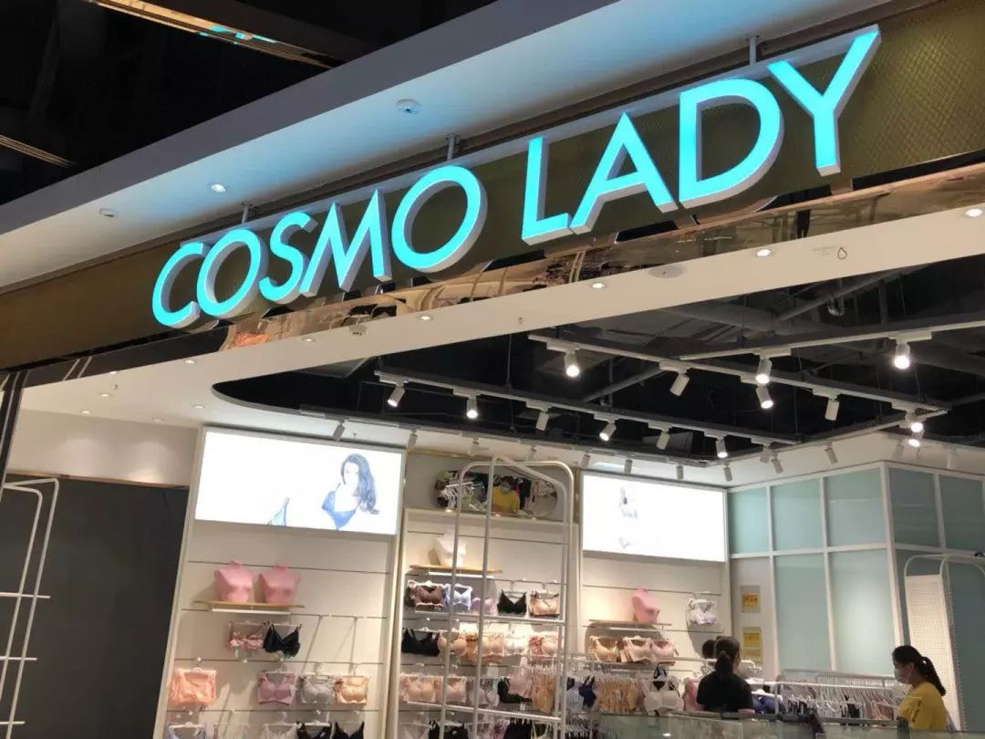 网红街打卡美女,网红街美女如云