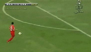 盘点足球十大搞笑瞬间,天下足球疯狂的足球搞笑视频