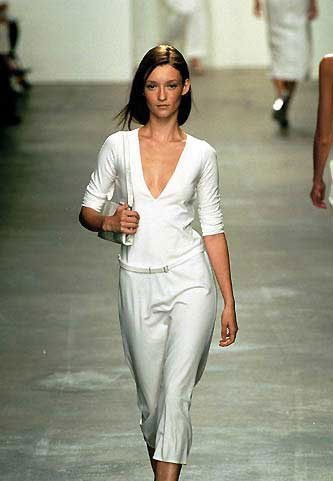 世界十大服装顶级设计师排名,世界服装设计师第一名