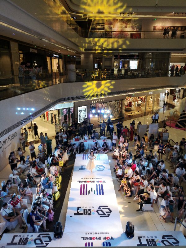 顶尖少儿模特大赛现场！看小淑女和小绅士们的别样风采