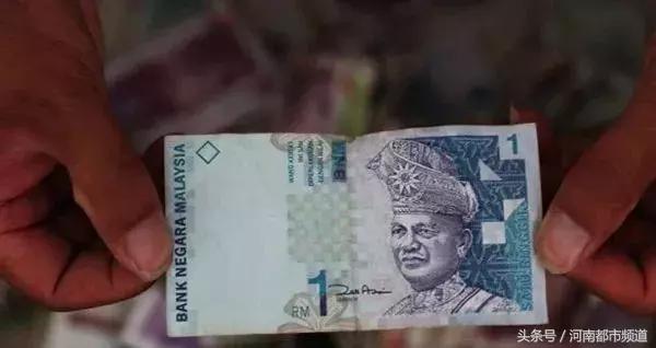 我的天啊！云南一公交投币箱3个月收200多斤*币假**，冥币都出来了！