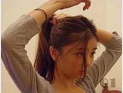 40-50岁女人圆脸短发扎什么发型,扎发型女2020流行发型慢动作分解