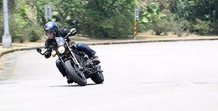 试驾2024款哈雷旗舰款,哈雷roadrod