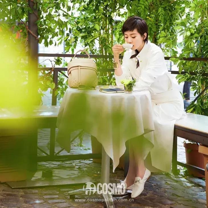 别再穿老土的棉鞋了,今年最流行的老爹鞋五十岁穿