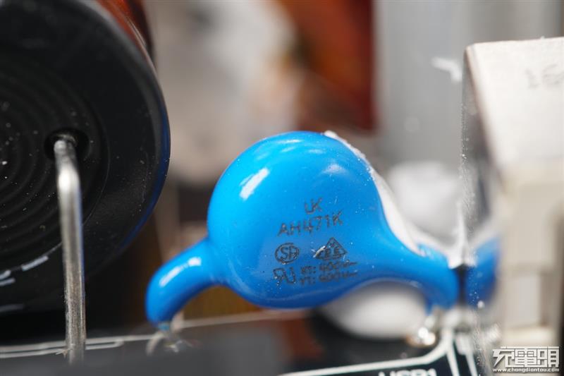 thinkplususb-c适配器65w,小米电源适配器拆解教程