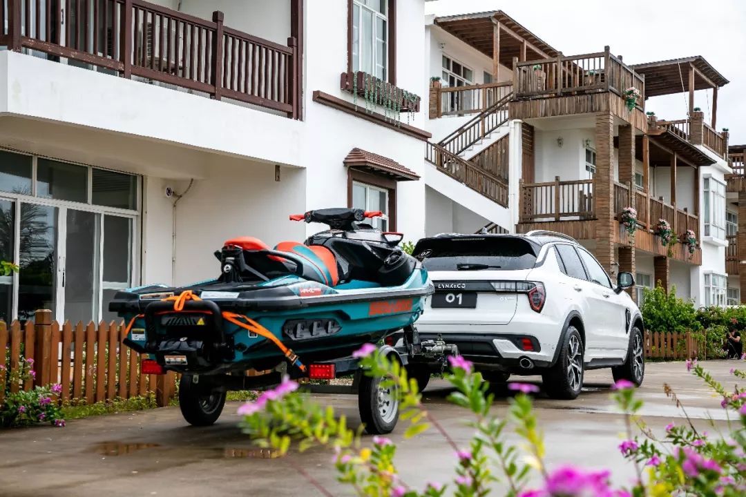 领克01的质感比得上帕萨特吗,领克01轮胎使用效果