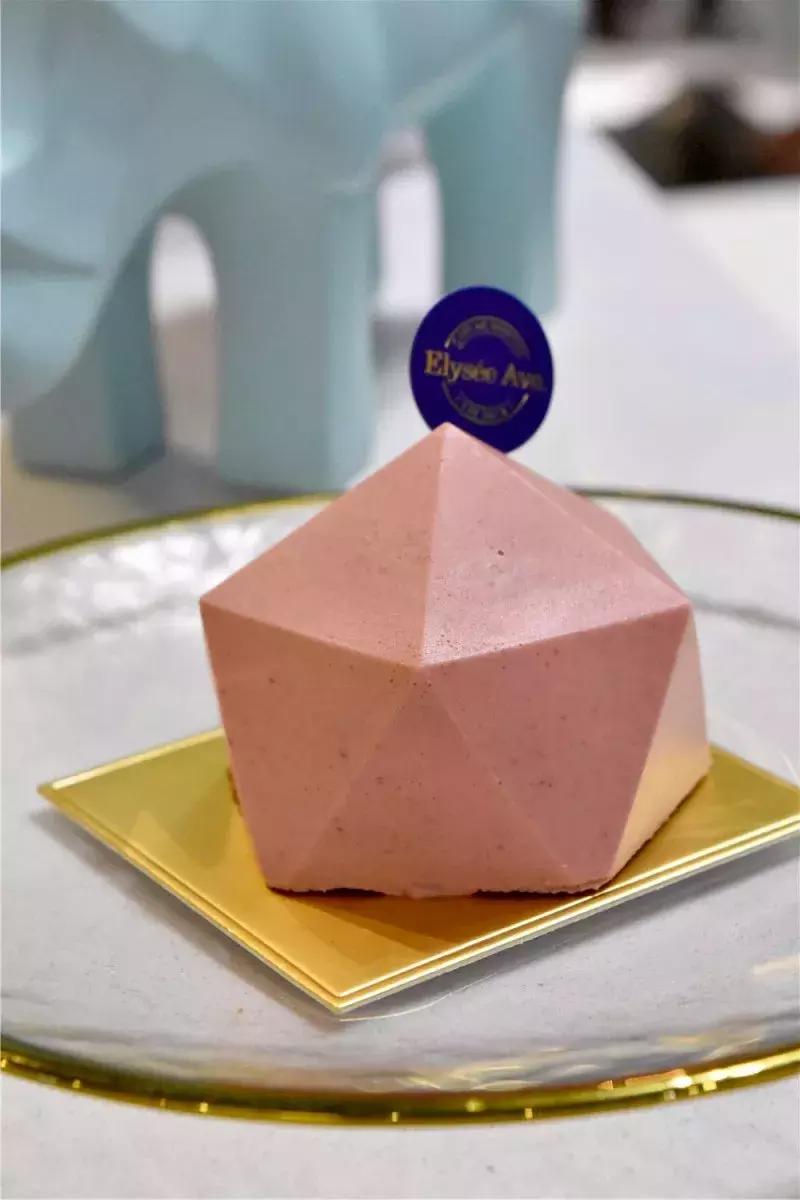 何必去法国？大沥永旺“深藏Blue”浪漫的店，给你梦幻下午茶！