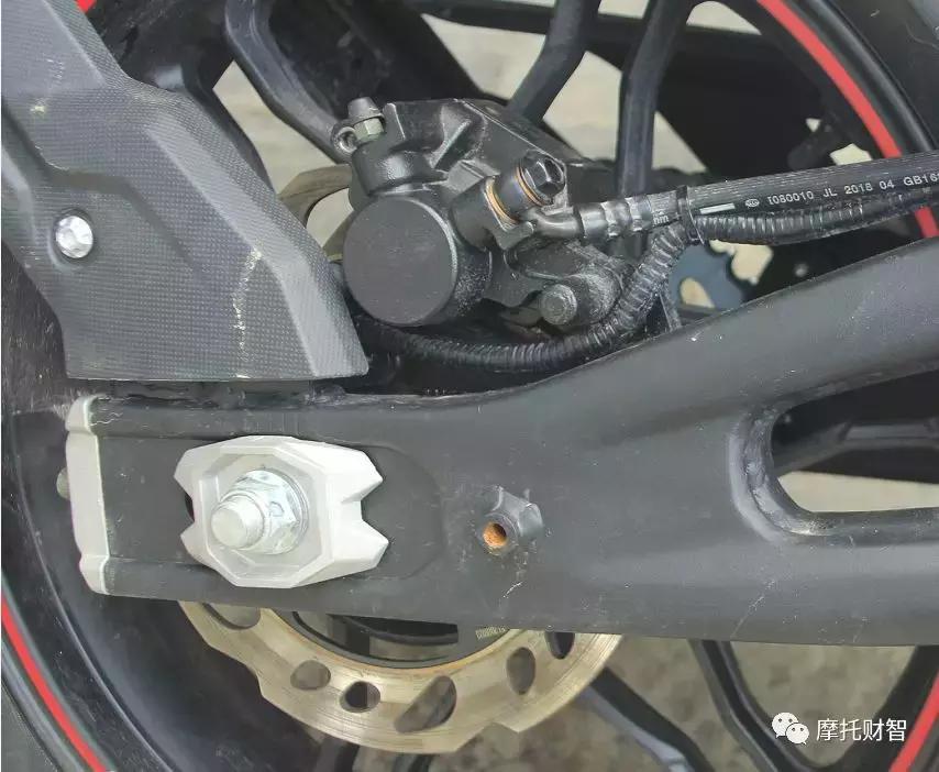 最新款隆鑫无极300rr,无极300rr19款和20款有什么区别吗