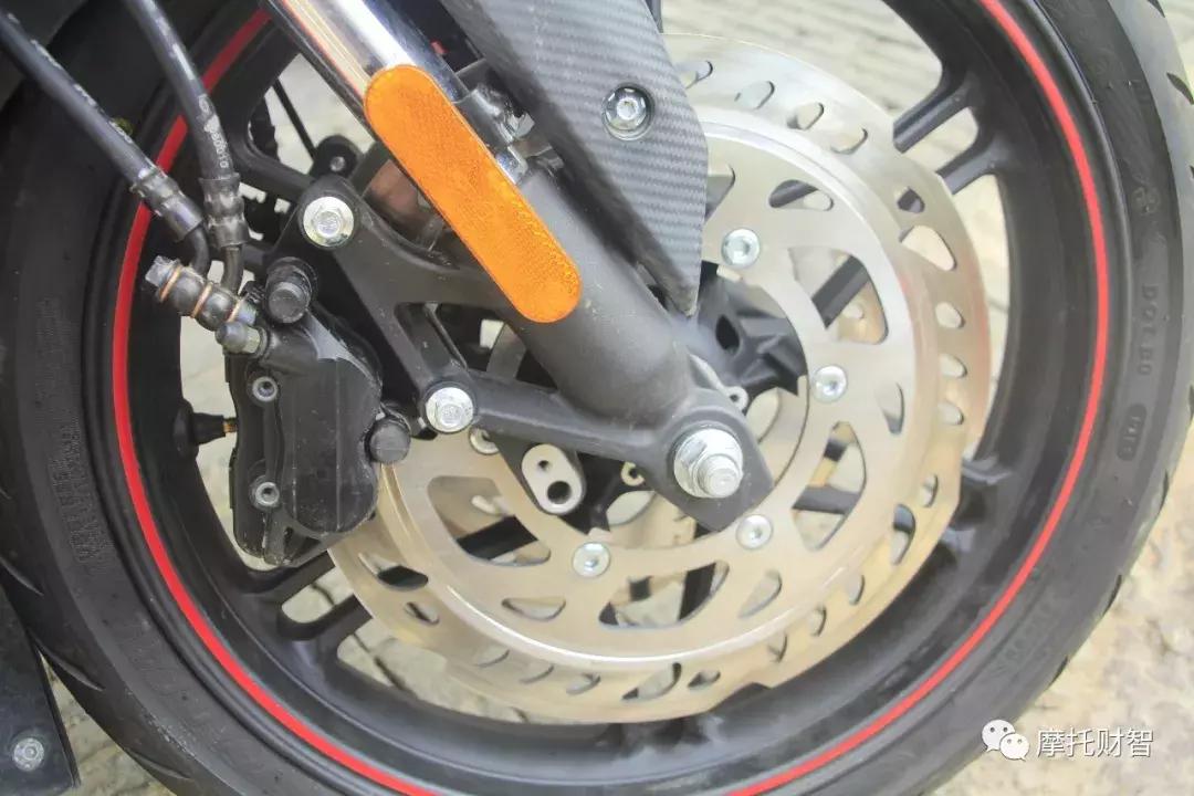 最新款隆鑫无极300rr,无极300rr19款和20款有什么区别吗