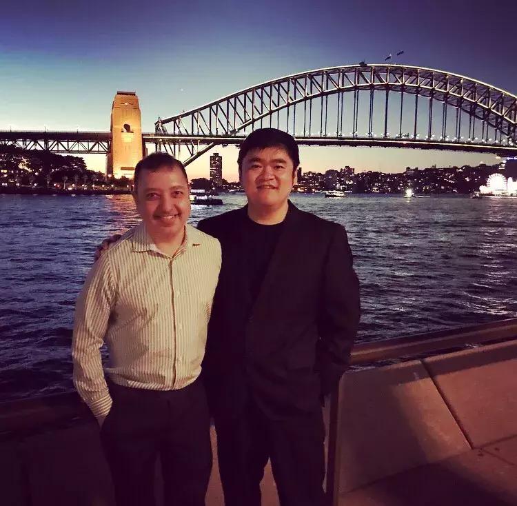 完美的钢琴演奏,独家对话