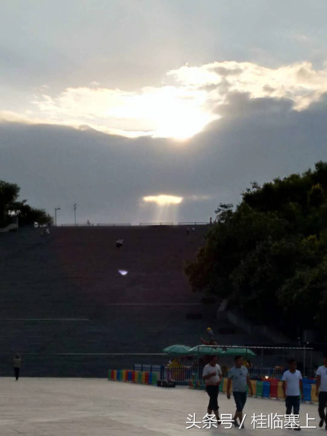 银川人看贺兰山,银川览山公园现在几点能看到日出