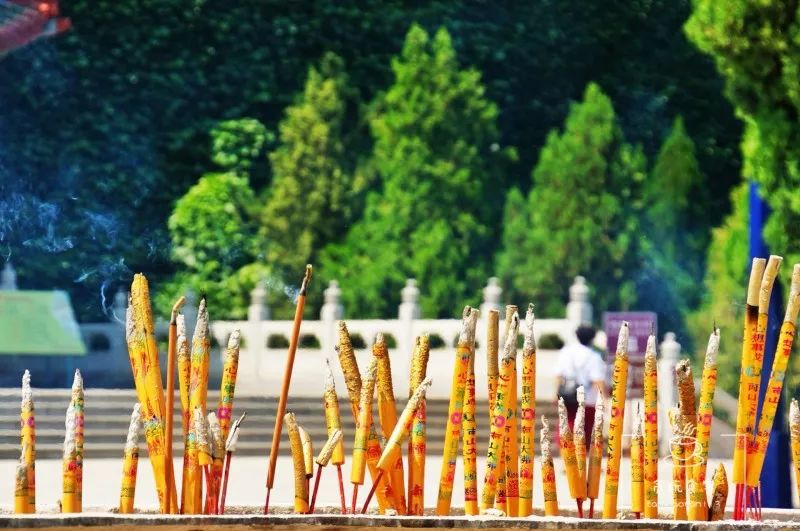 暑期去山东龙口,拍ins风网红大片,看没有游客蔚蓝大海!