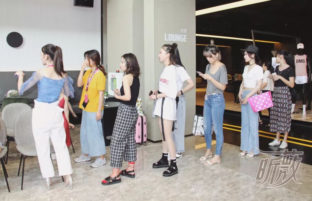 花情柳意不仅在景、更在人，来中国女孩大赛杭州赛区pick你喜欢的十强小姐姐！