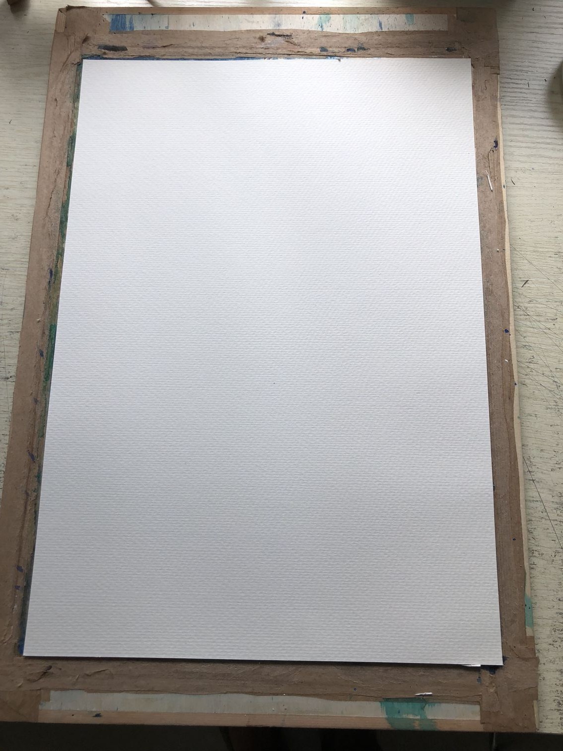 水彩画完了怎么把纸弄平整,水彩画如何保持不掉色