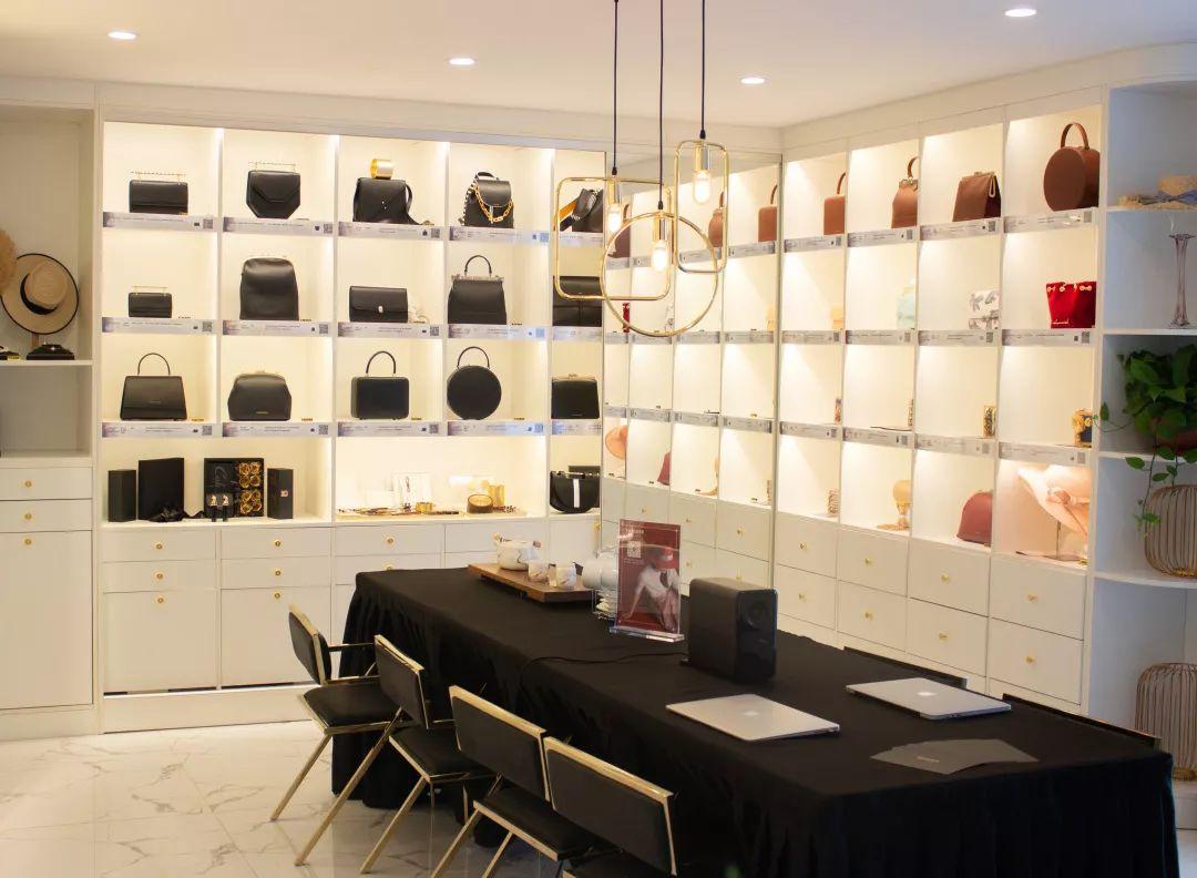 「TOUCHEU」Rongxin：她创立的买手平台，轻奢品只卖给小部分人